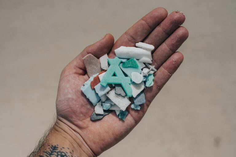 Η κουζίνα σου είναι γεμάτη μικροπλαστικά – Να πώς θα φας λιγότερα!